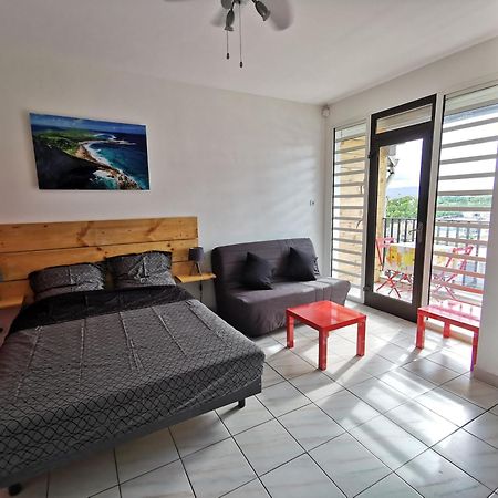 Appartement vue mer et montagne à 50m de la plage Le Gosier  Extérieur photo