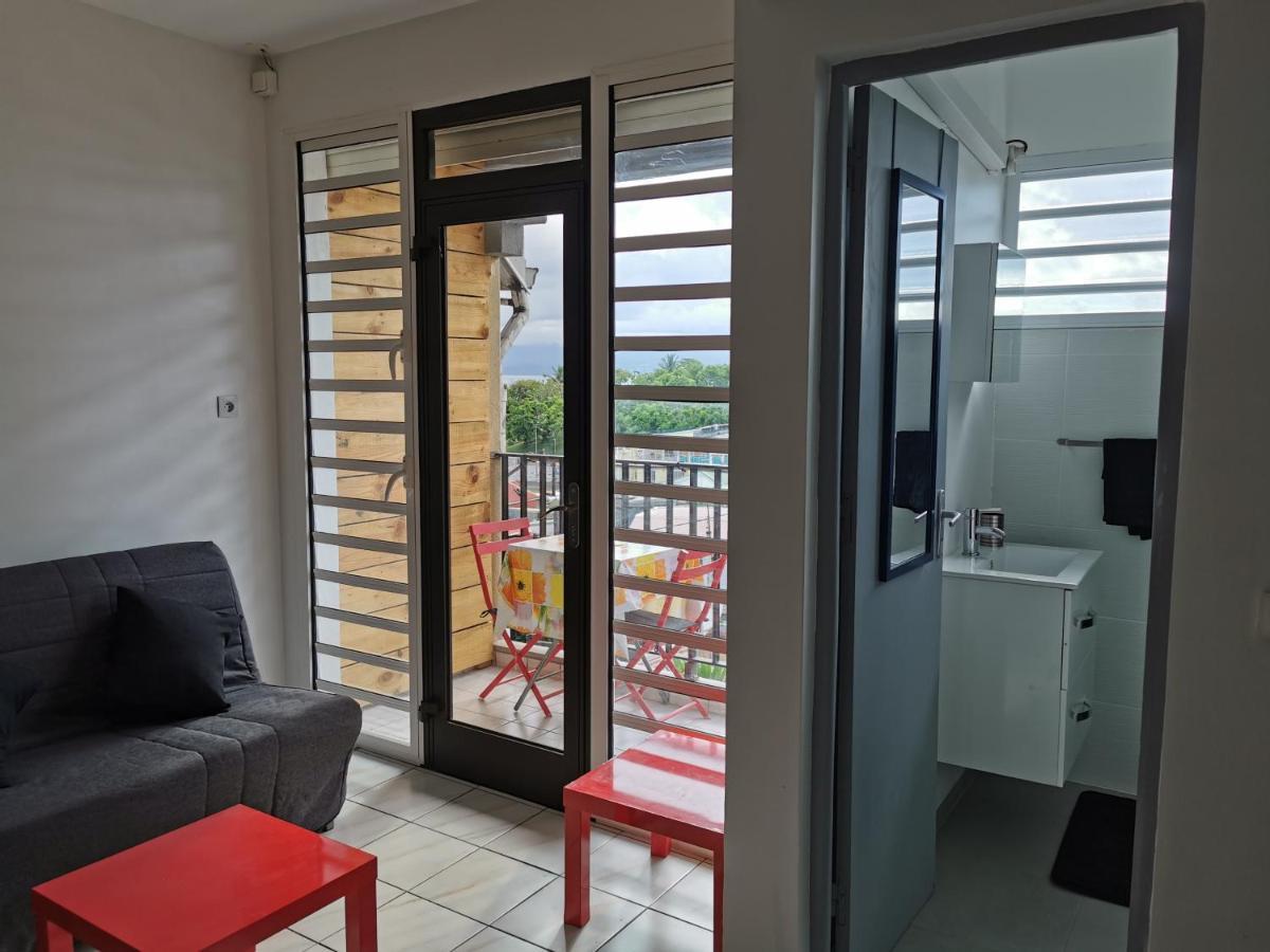 Appartement vue mer et montagne à 50m de la plage Le Gosier  Extérieur photo