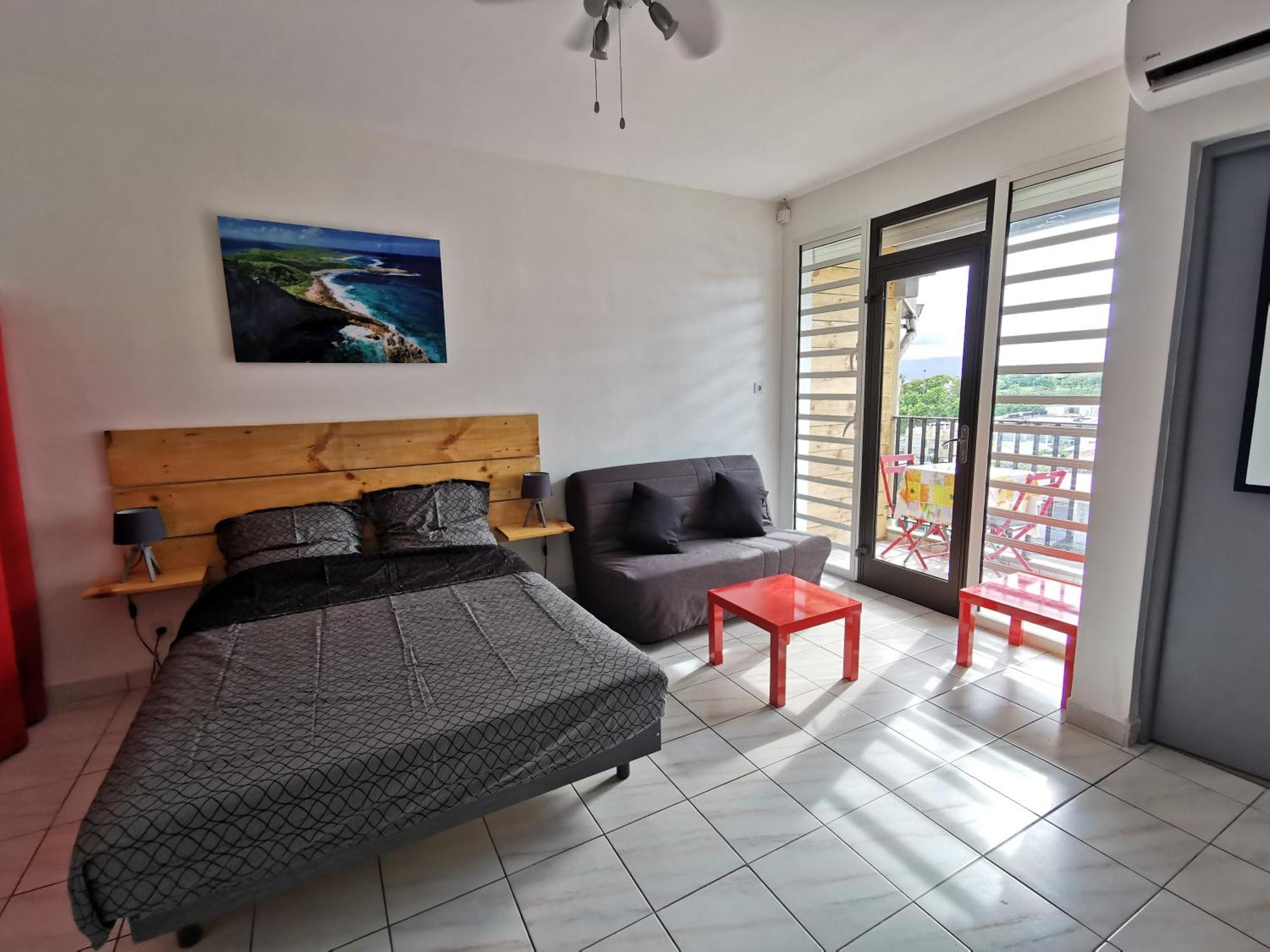 Appartement vue mer et montagne à 50m de la plage Le Gosier  Extérieur photo