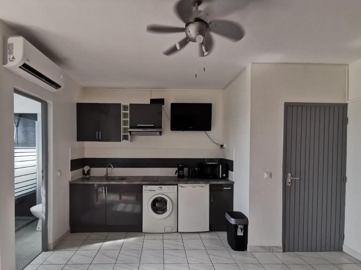 Appartement vue mer et montagne à 50m de la plage Le Gosier  Extérieur photo